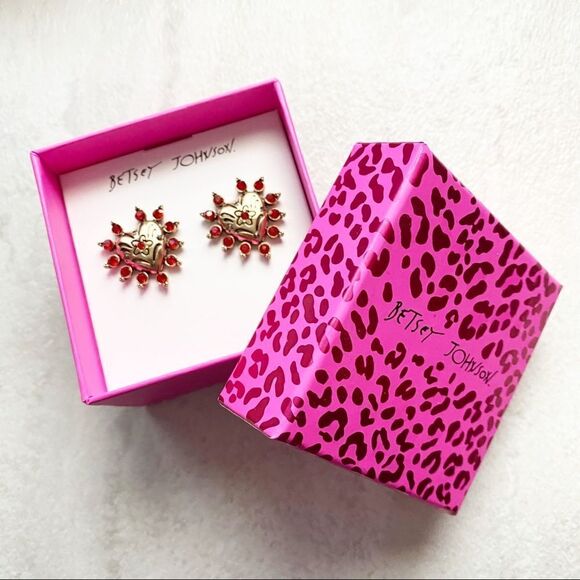 Betsey Johnson Gold Heart Red Stones Earrings - Picture 1 of 8